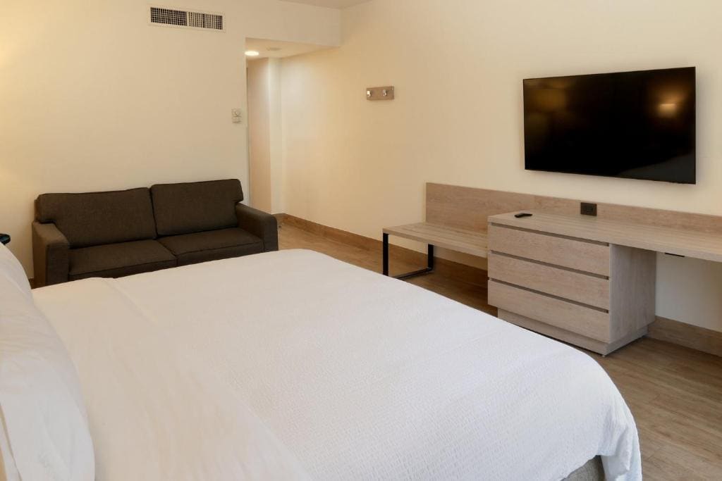 Standard King Room room - Image 1