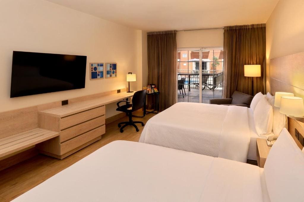 Standard Room with Two Queen Beds room - Image 2