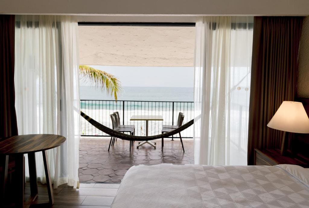 Superior King Room with Sea View Non-Smoking room - Image 2