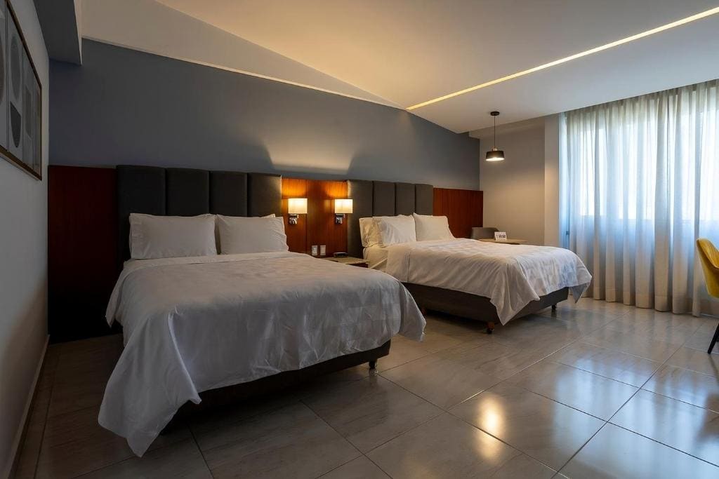 Standard Double Room with Two Double Beds - Club Floor room - Image 1