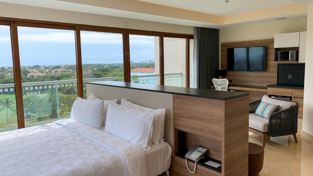 King Suite with Mountain View room - Image 1