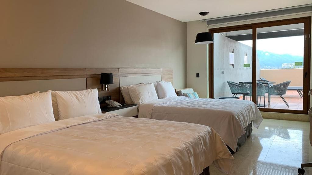 Standard Room with Two Queen Beds room - Image 2