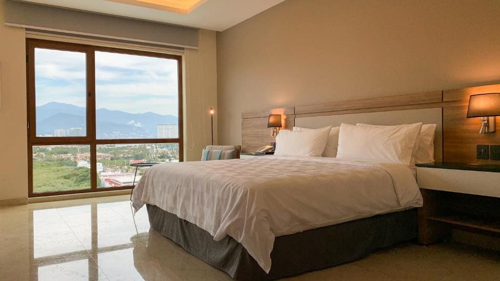 Standard Room with Two Queen Beds room - Image 3
