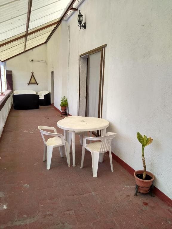 Double Room with Shared Bathroom room - Image 2