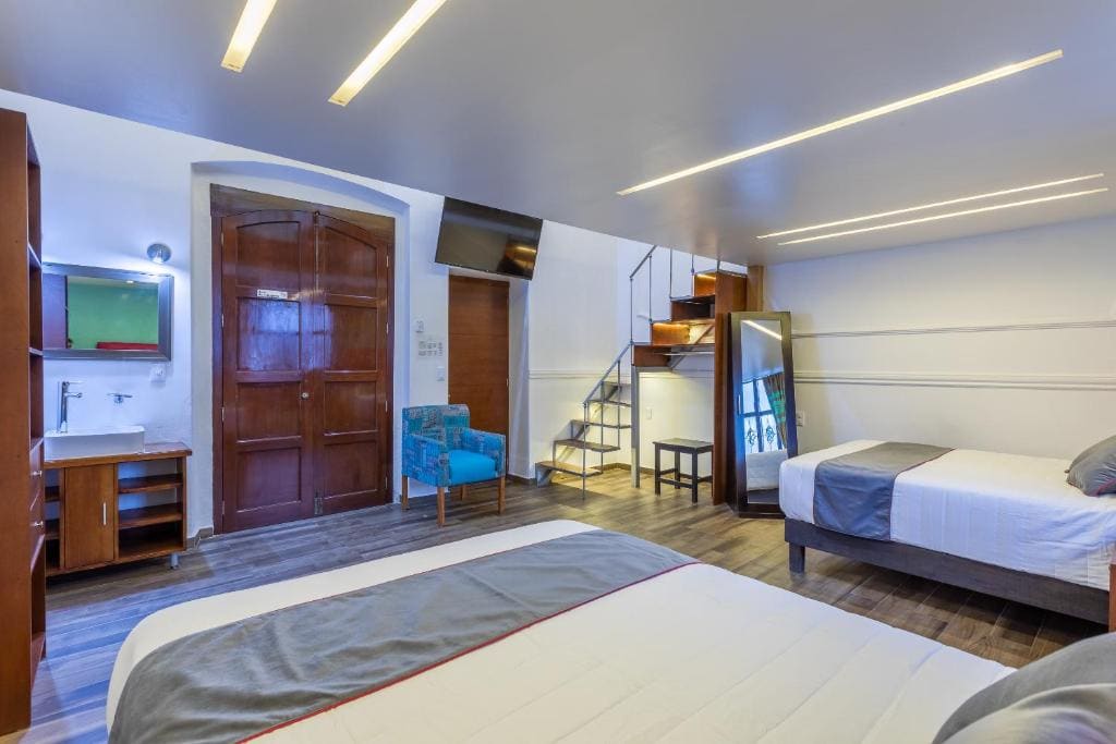Superior Family Room room - Image 1