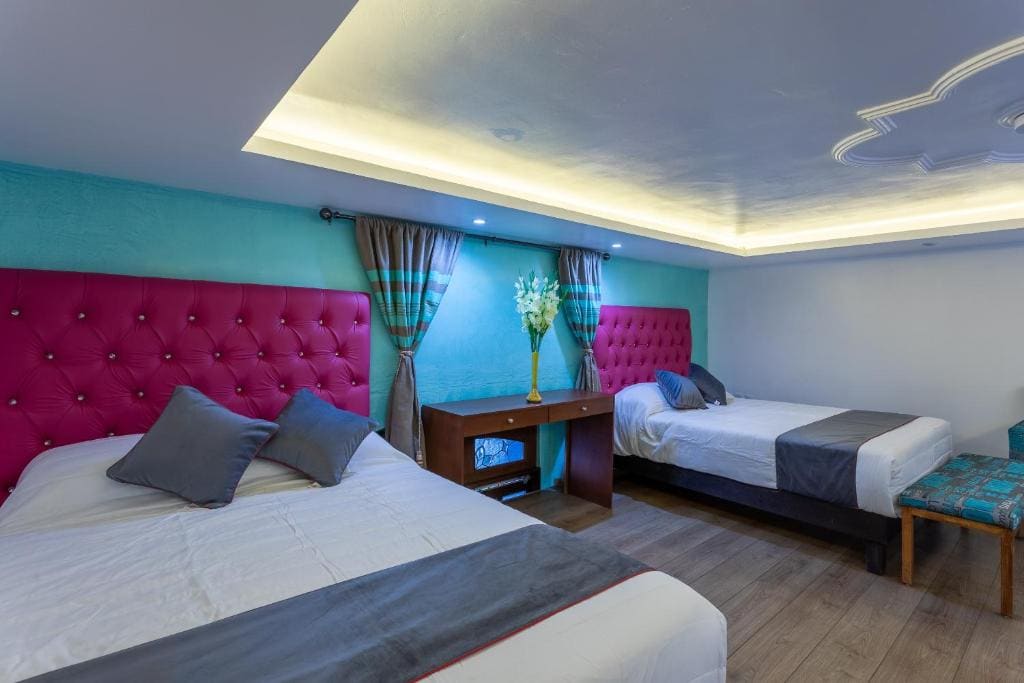 Superior Family Room room - Image 3