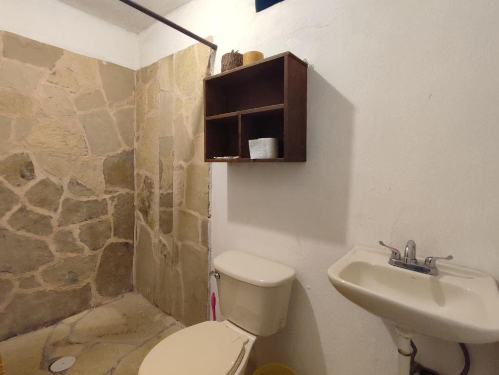 Double Room with Private Bathroom room - Image 2