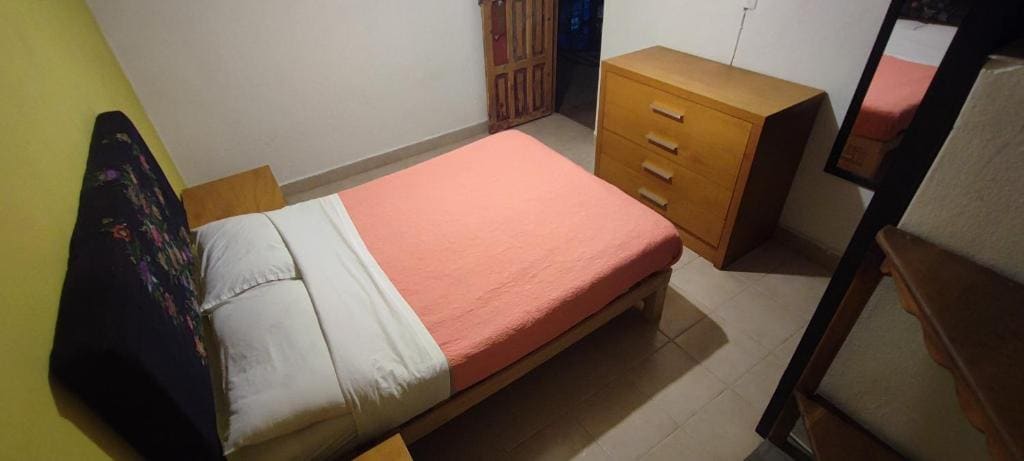 Standard Double Room with Shared Bathroom room - Image 3