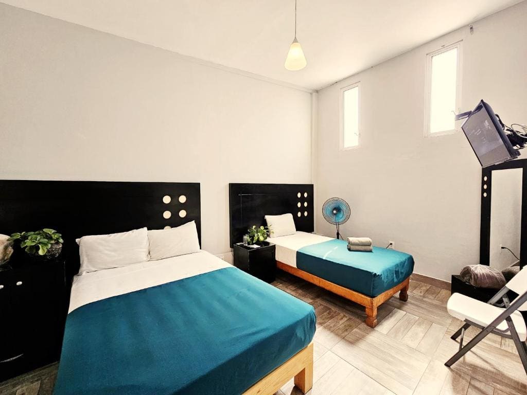 Superior Twin Room room - Image 2