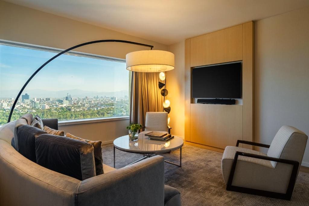 Executive Suite room - Image 1