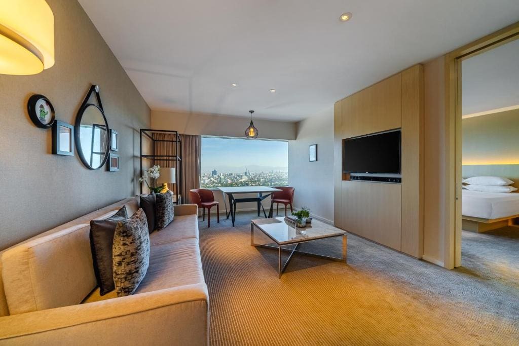 King Suite room - Image 2