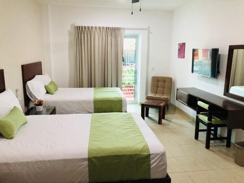 Deluxe Double Room with Balcony room - Image 3