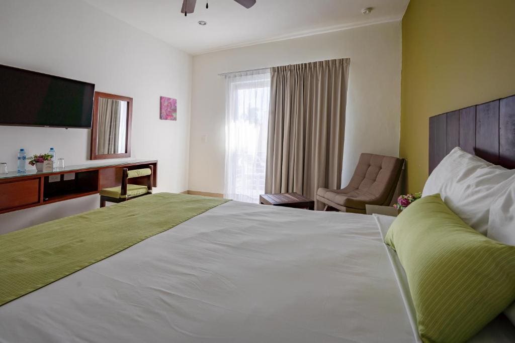 King Room with Balcony room - Image 2