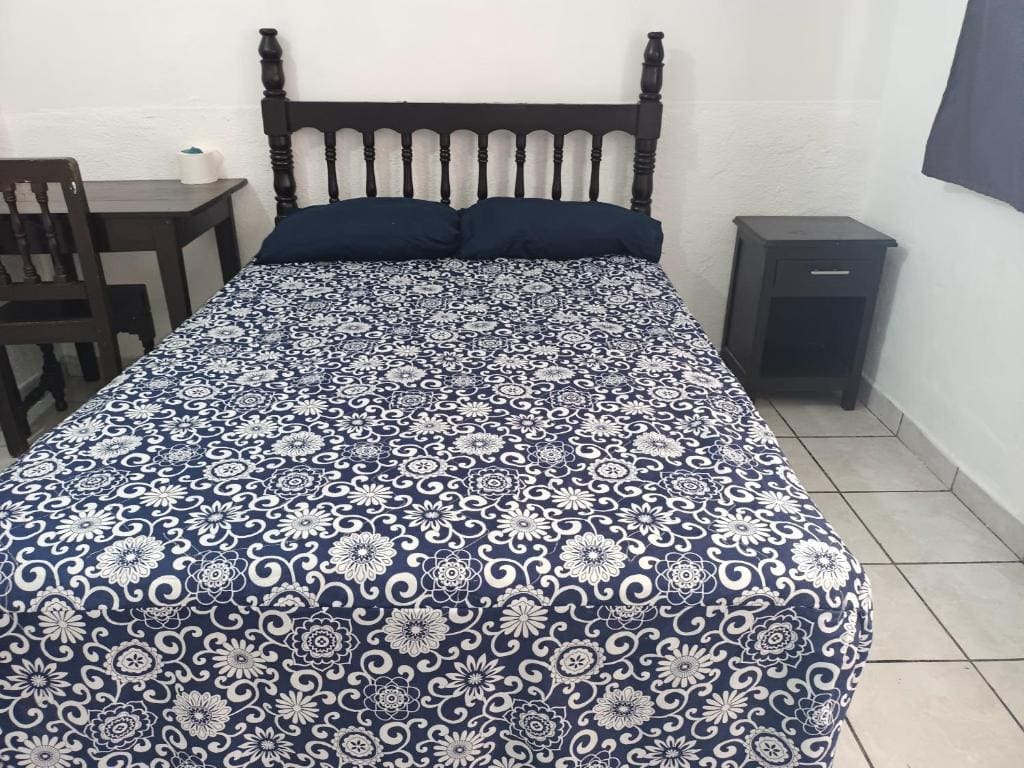 Standard Twin Room room - Image 3