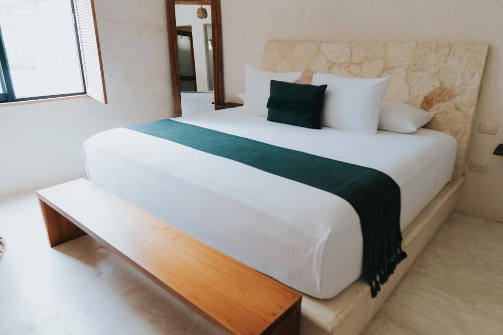 Deluxe Quadruple Room room - Image 2