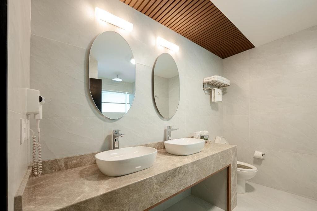Superior King Suite room - Image 2