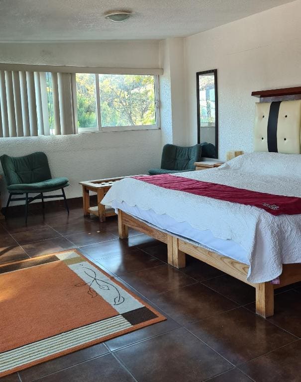 King Suite room - Image 2