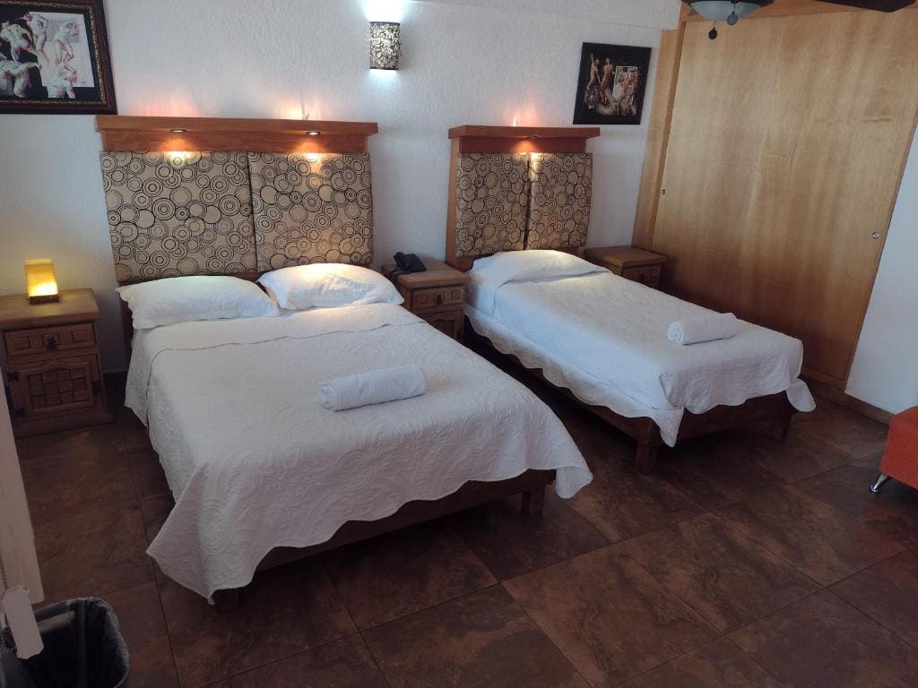 Deluxe Twin Room room - Image 1
