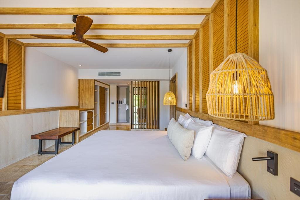 1 King Bed Family Suite DBL room - Image 3