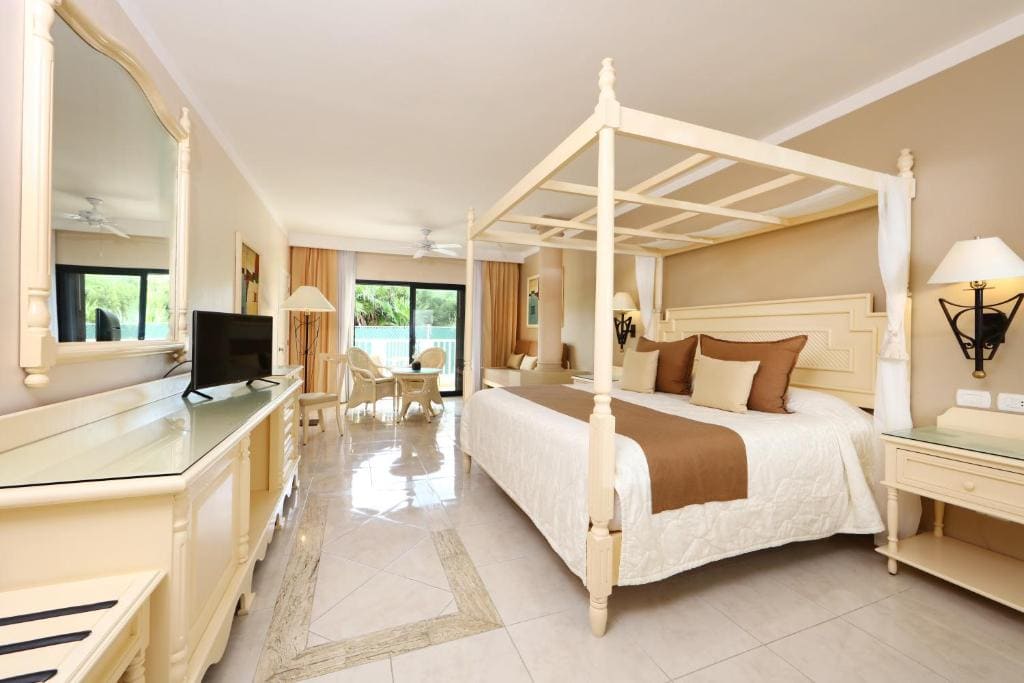 1 King Bed Junior Suite DBL room - Image 3