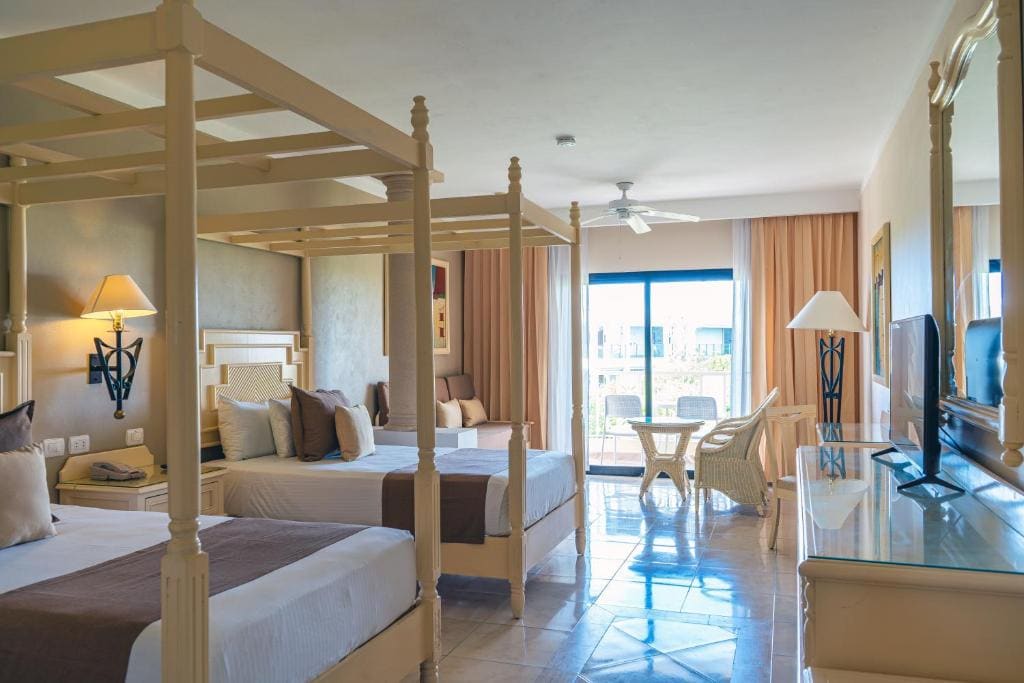 2 Double Beds Junior Suite DBL room - Image 1