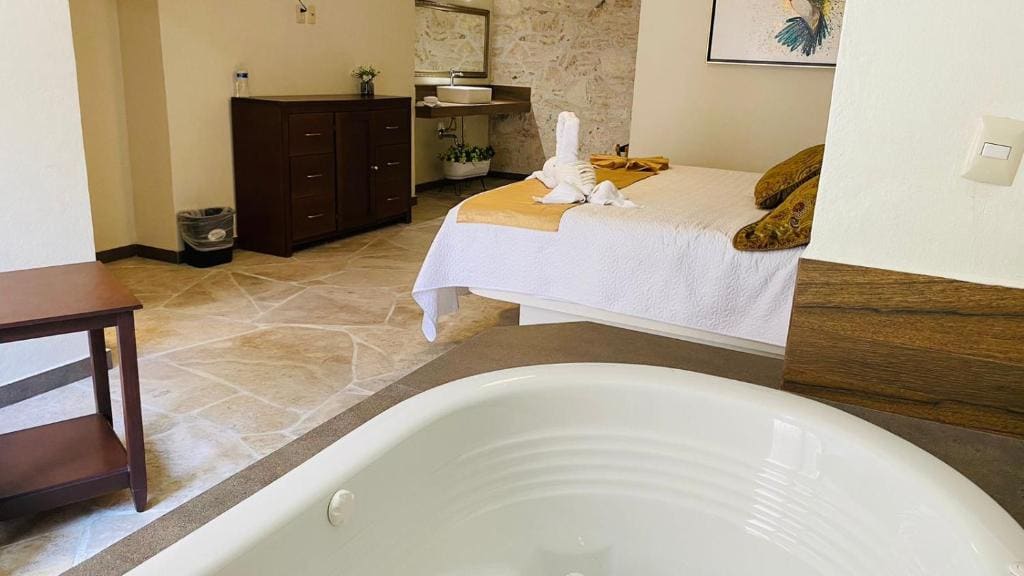 Standard Suite room - Image 3