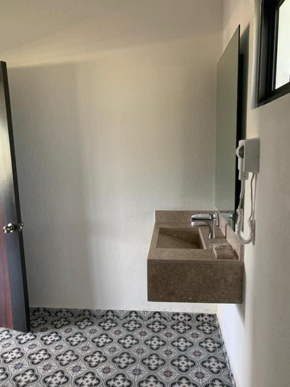 Twin Room room - Image 2