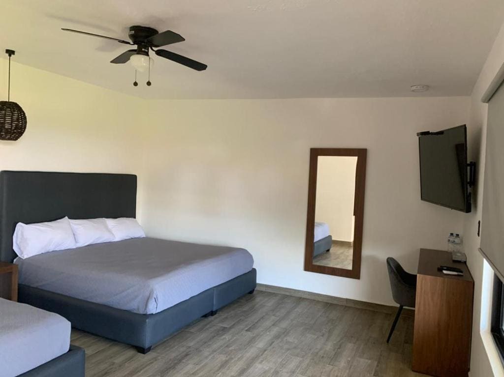 Family Room room - Image 1