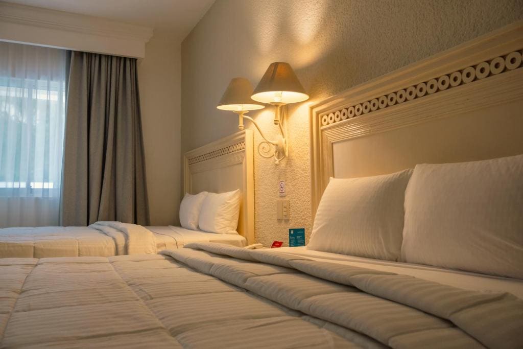 Standard Twin Room room - Image 1