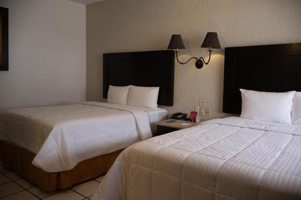 Standard Twin Room room - Image 2