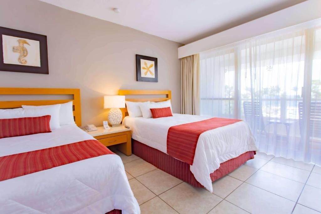 One-Bedroom Suite with Two Double Beds and Sofa Bed - Balcony or Terrace room - Image 2