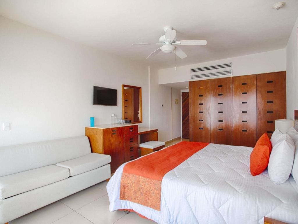 Resort Grand King Room with Sofa Bed and Balcony or Terrace room - Image 1