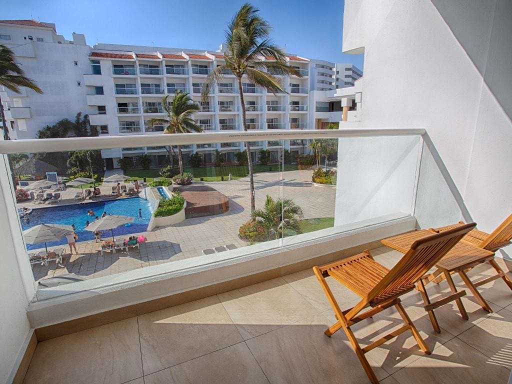 Resort Grand King Room with Sofa Bed and Balcony or Terrace room - Image 3