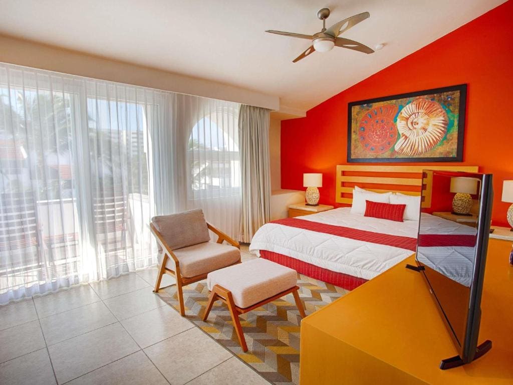 Two-Bedroom King Suite with Sofa Bed and Balcony or Terrace - Ocean Front/Three Bathrooms room - Image 2