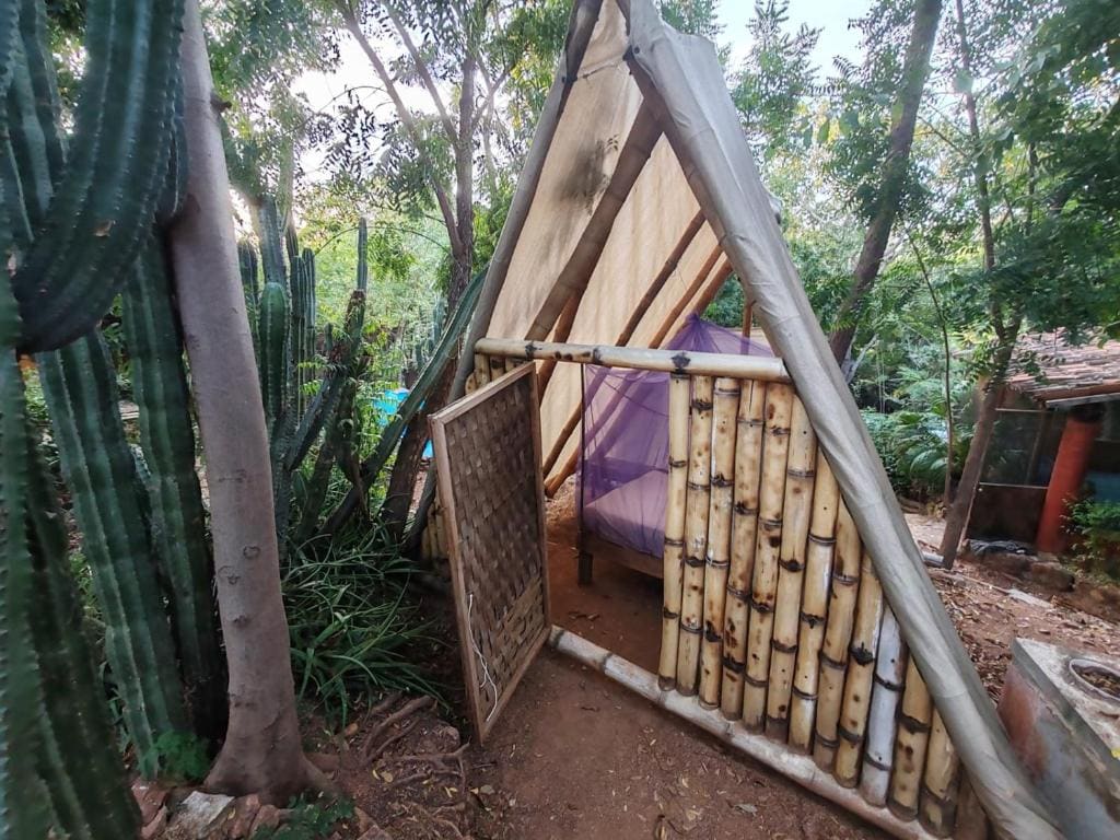 Tent room - Image 2