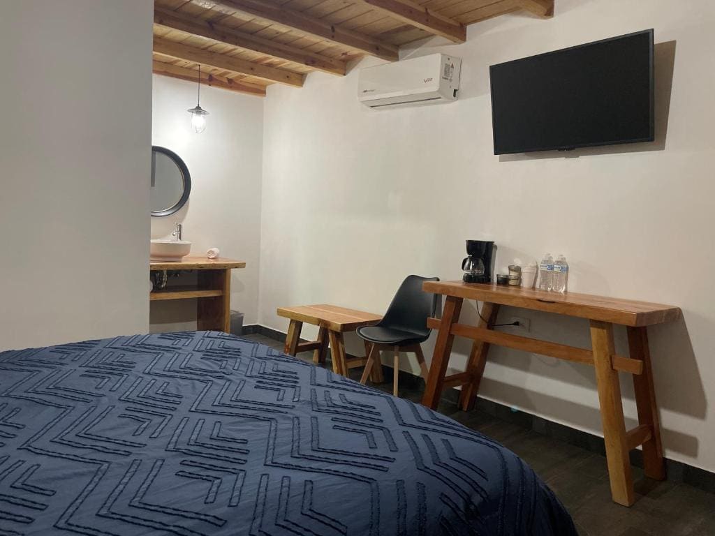Double Room with Mountain View room - Image 3