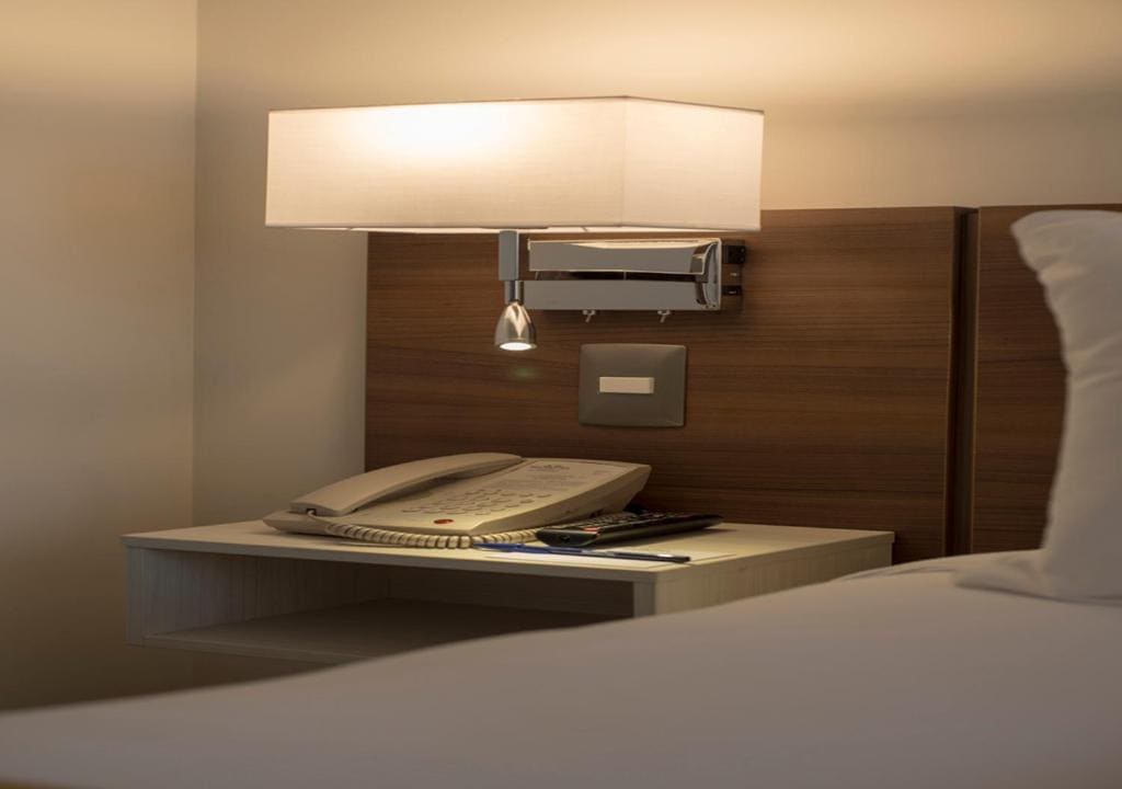 Queen Room with Roll-In Shower - Mobility Accessible/Non-Smoking room - Image 1