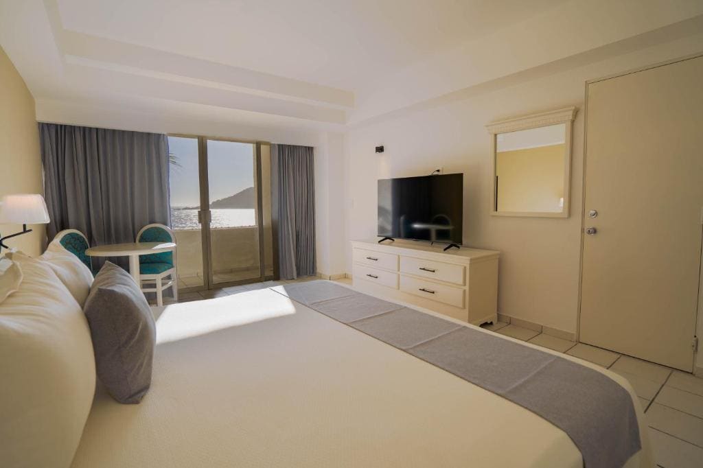 Double Room with Mountain View room - Image 2