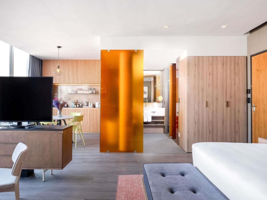 Condesa King Suite with Balcony room - Image 3
