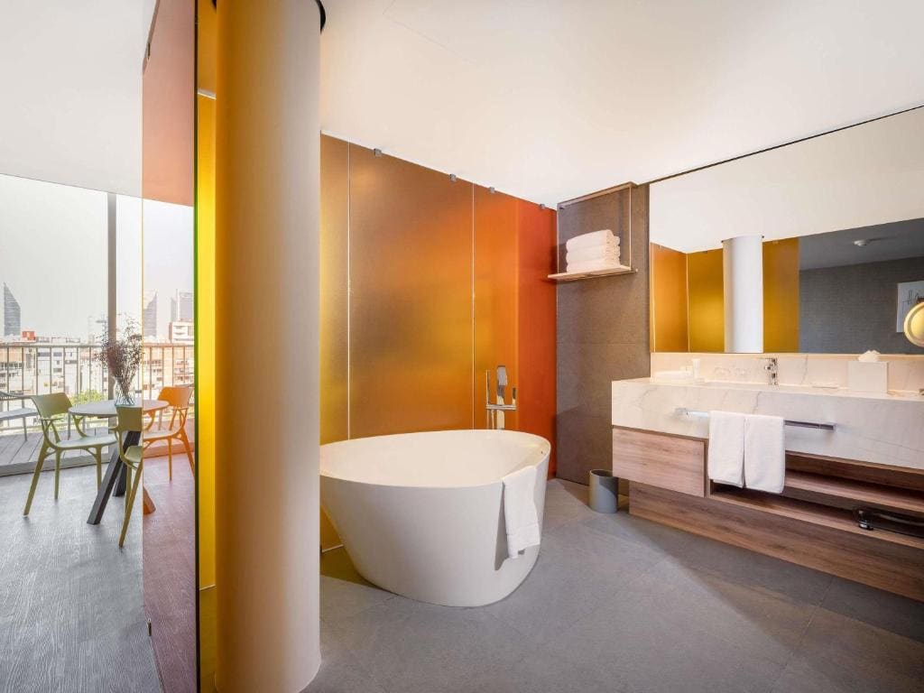 Condesa King Suite with Balcony room - Image 1