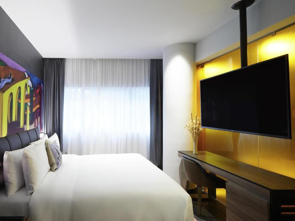 Corner King Suite room - Image 2