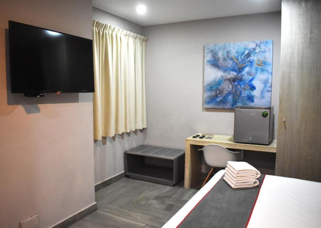 Standard Twin Room room - Image 3