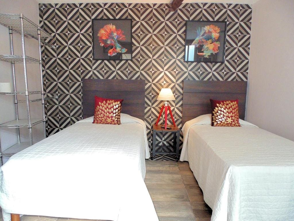 Standard Twin Room room - Image 1