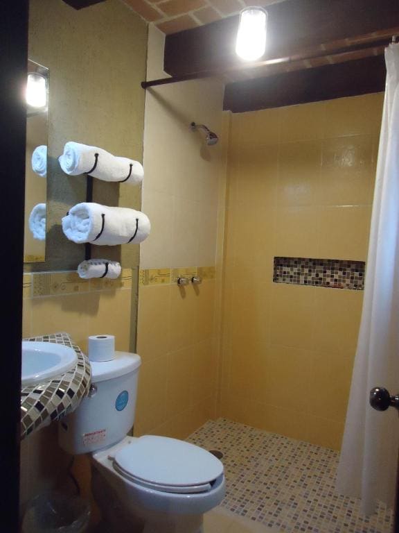 Quadruple Room room - Image 1