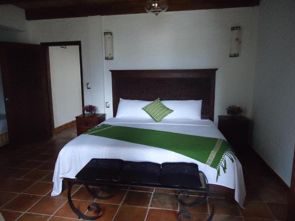 Triple Room with Mountain View room - Image 1