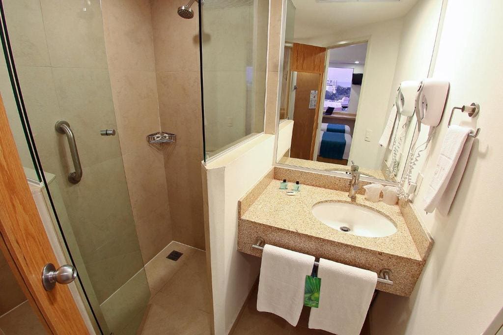 Superior Twin Room room - Image 2