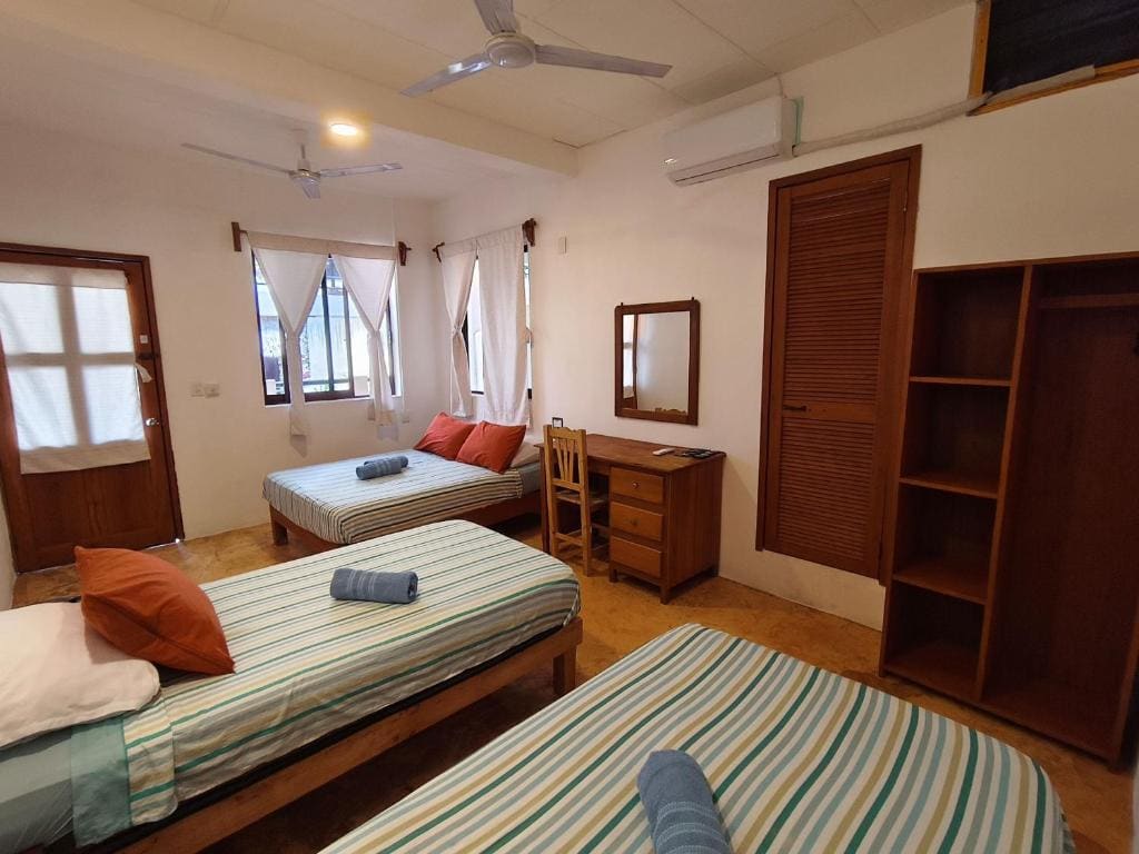 Quadruple Room with Garden View room - Image 2