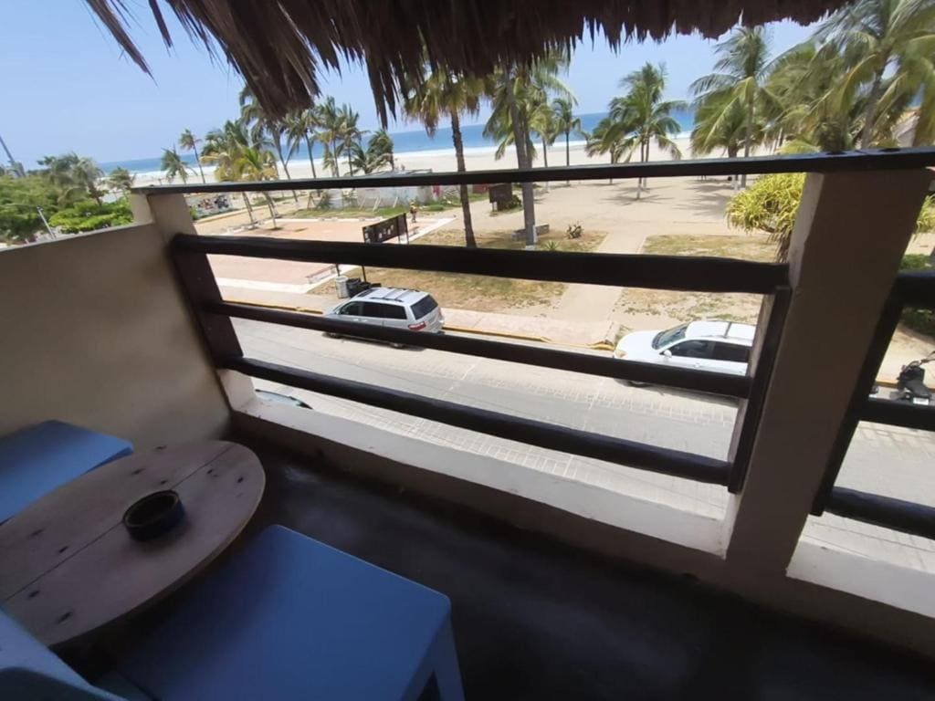 Studio Apartment with Sea View room - Image 3