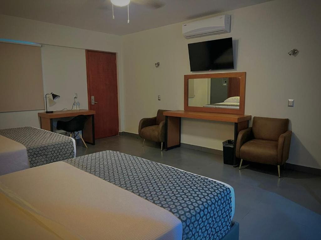 Deluxe Twin Room room - Image 3