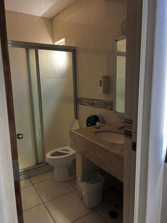 Standard Twin Room room - Image 1